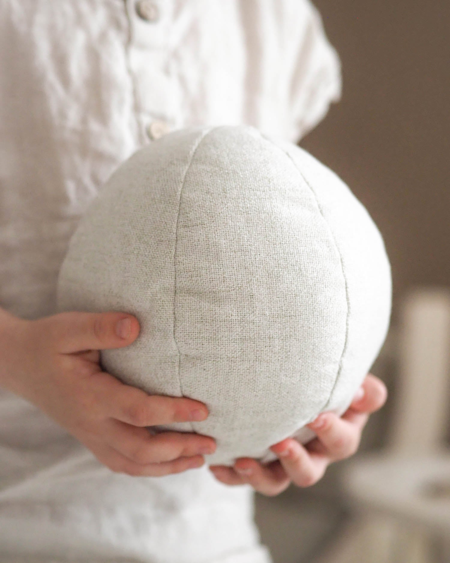 HILLA ball | linen