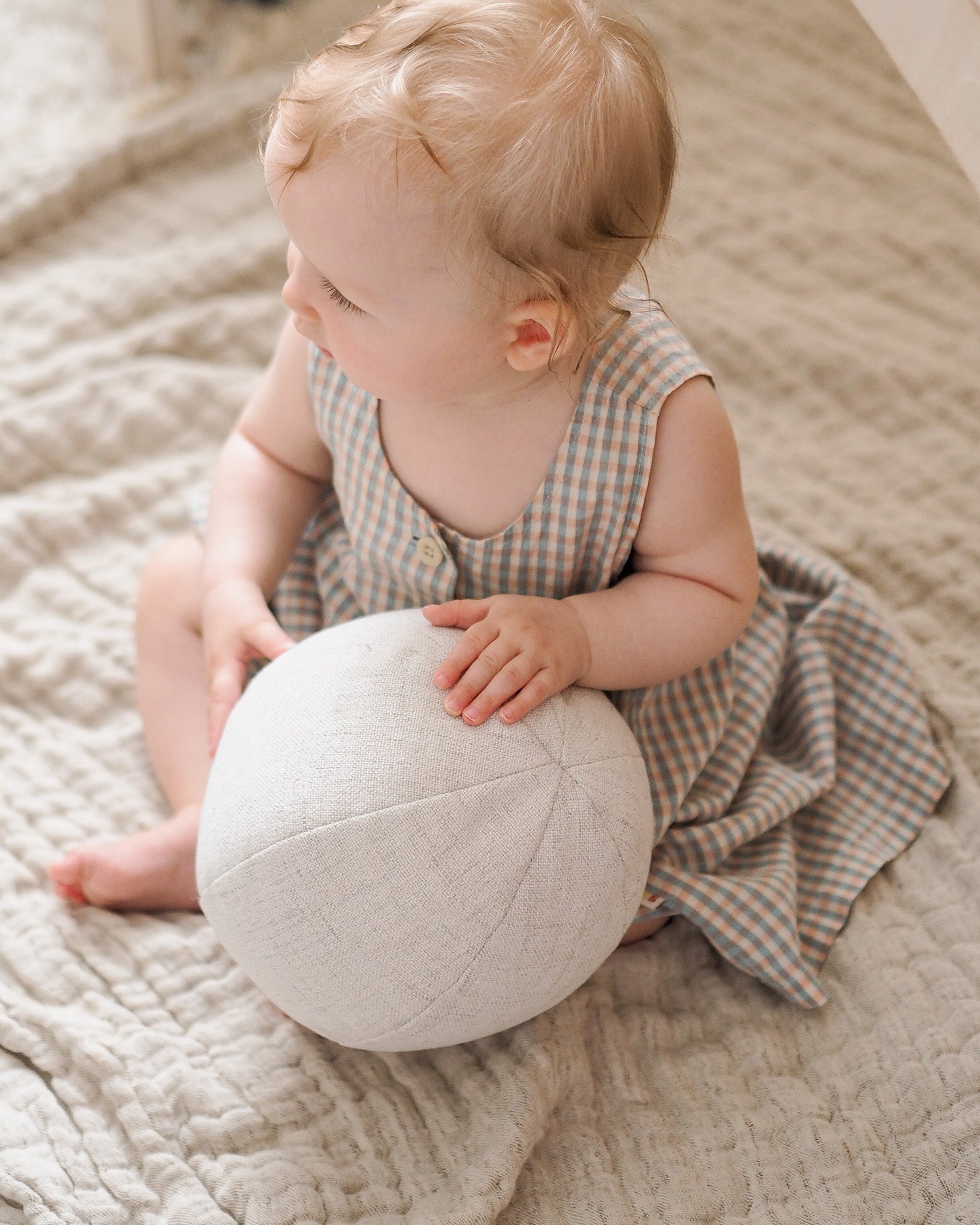 HILLA ball | linen